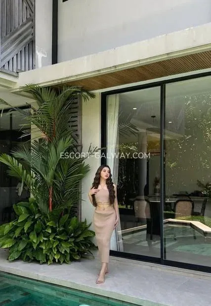 Escort Galway Destiny — 1