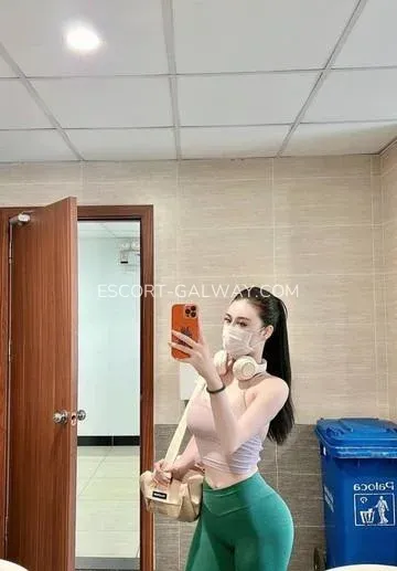 Escort Galway Makayla — 1