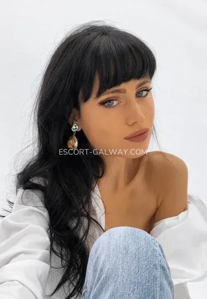 Escort Galway Viola — 3
