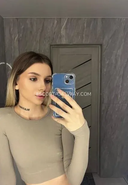 Escort Galway Shelby — 1