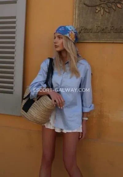 Escort Galway Viola — 3