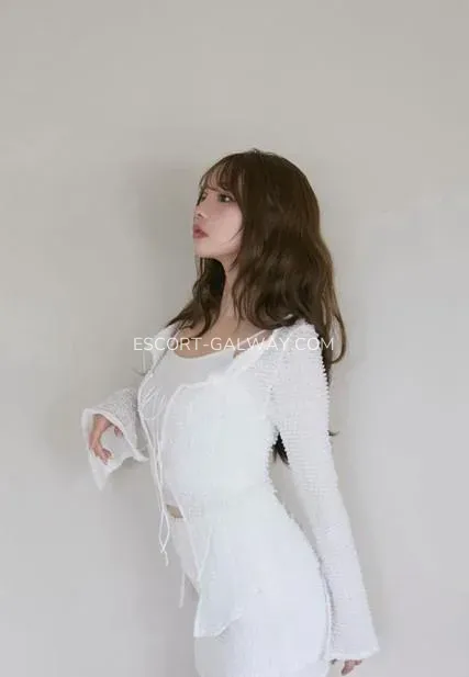 Escort Galway Courtney — 5