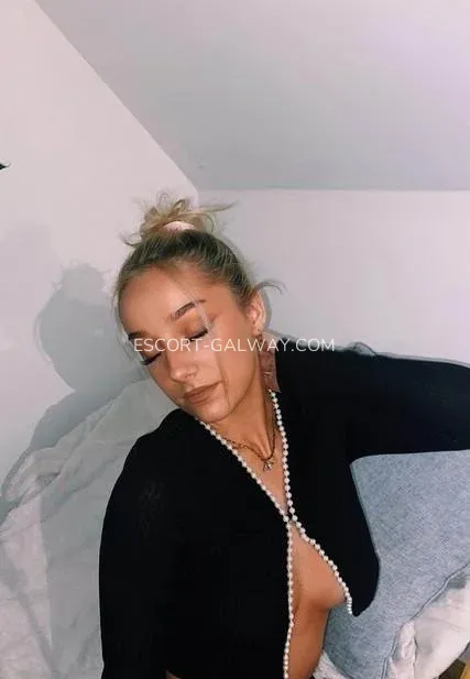 Escort Galway Zoey — 1