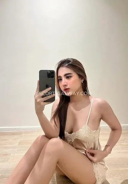 Escort Galway Avery — 1