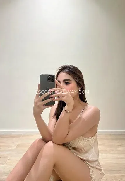 Escort Galway Avery — 5