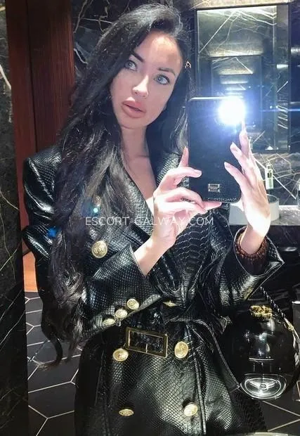 Escort Galway Savannah — 2